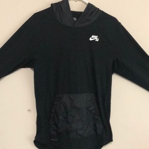 Nike sb hoodie in black